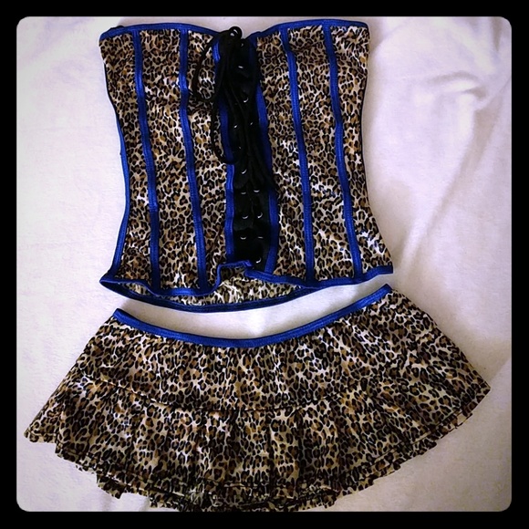 Leopard Corset w/ Matching Miniskirt - Picture 2 of 4